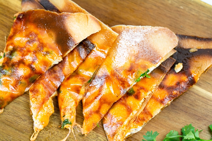 keto chicken quesadilla