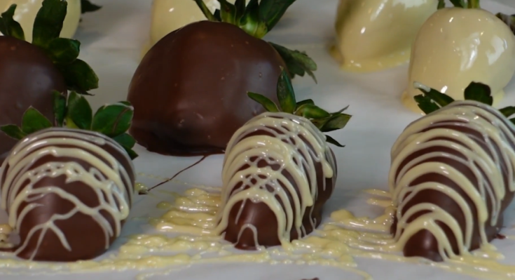 Keto Chocolate Covered Strawberries