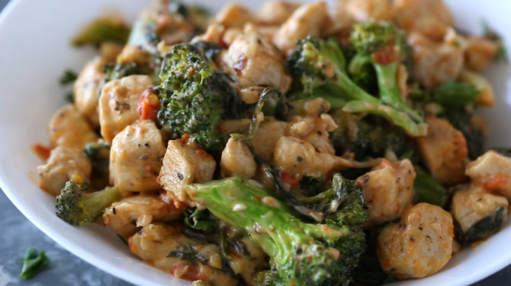 Keto Garlic Chicken with Broccoli and Spinach